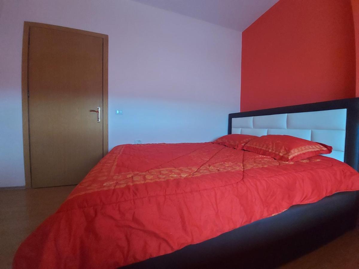 Geni Apartment Korce Esterno foto